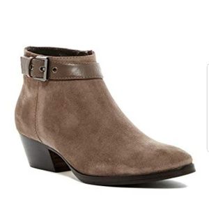 Aquatalia booties Fatima taupe brushed suede sz 8